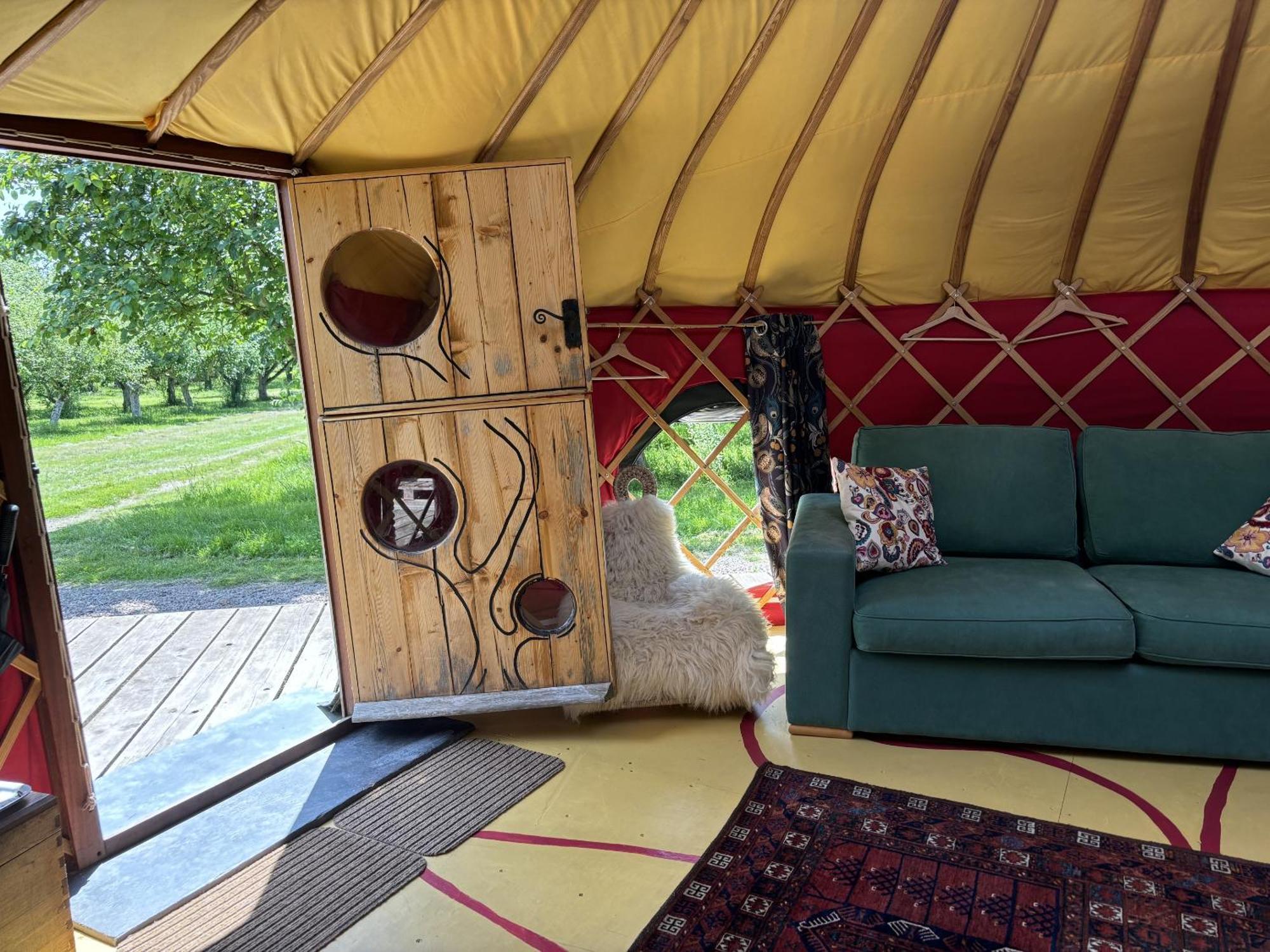 Dragon Orchard Retreat Villa Ledbury Room photo